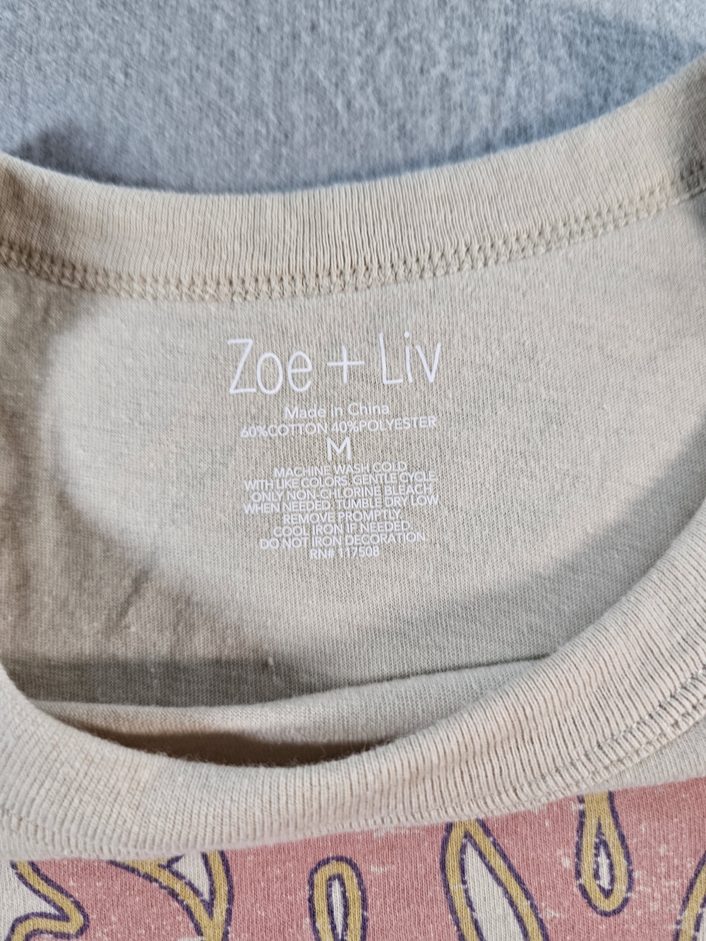 Zoe + Liv Nashville Music City Graphic Tee - Cream with Pastel Print Size M - Picture 3 of 3